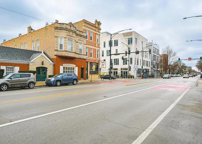 Apartment 5 Mi To Dtwn: Ukrainian Village Apartment! Chicago