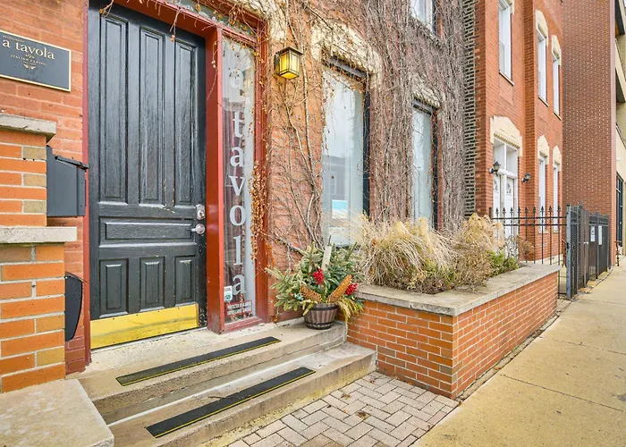 5 Mi To Dtwn: Ukrainian Village Apartment! Apartment