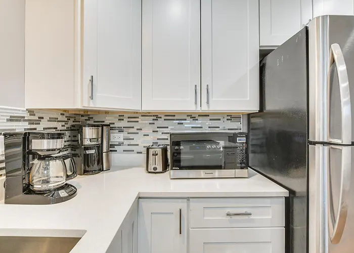 Apartment 5 Mi To Dtwn: Ukrainian Village Apartment! Chicago